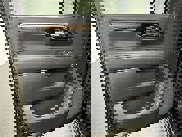 Certified 2025 Chevrolet Suburban High Country image 83