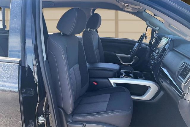Used 2024 Nissan Titan SV w/ SV Convenience Package image 7