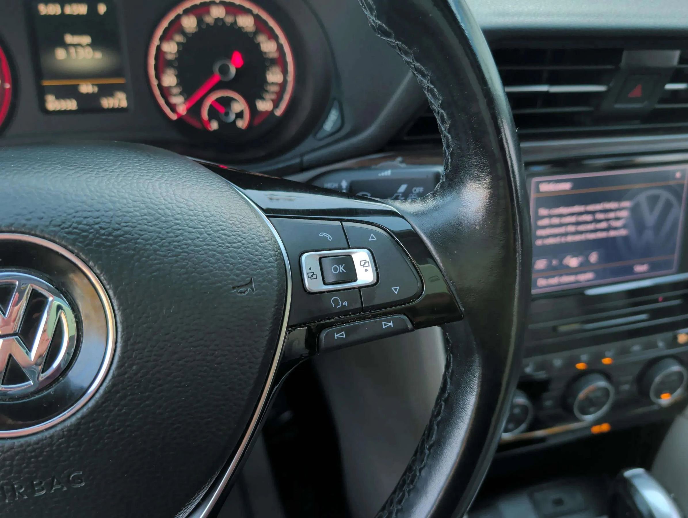 Used 2020 Volkswagen Passat 2.0T SEL image 22