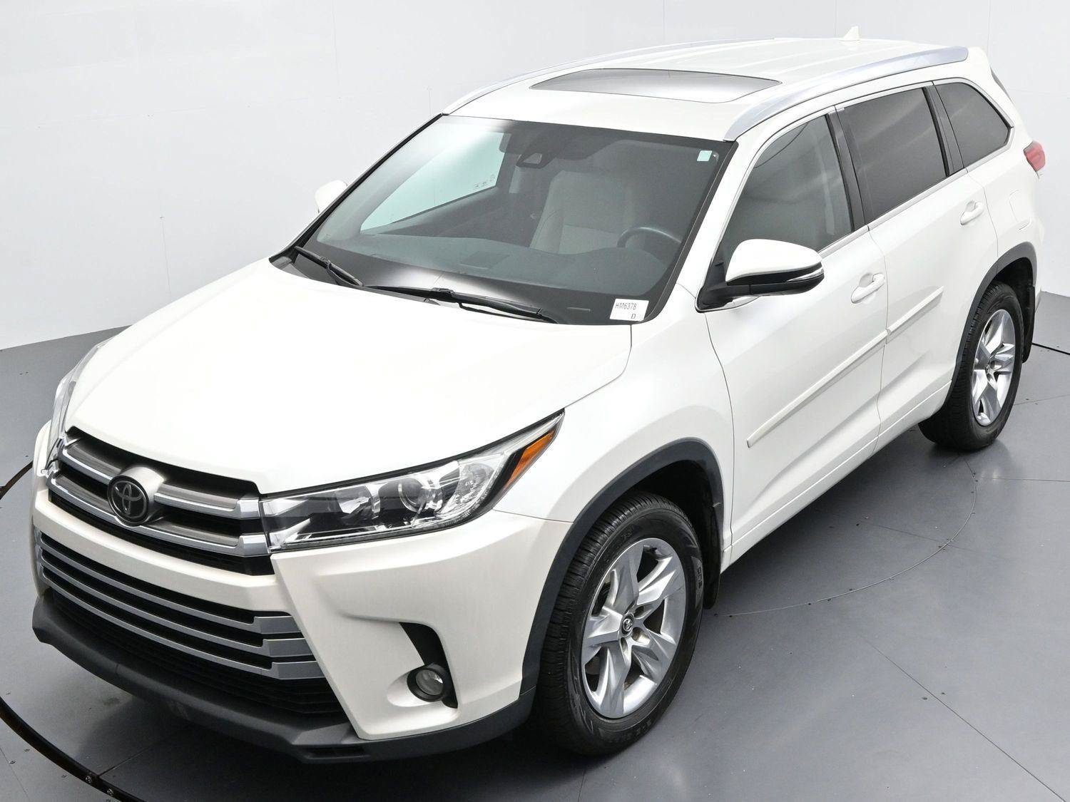 Used 2017 Toyota Highlander Limited w/ Protection Package #3 AWD/4WD image 48