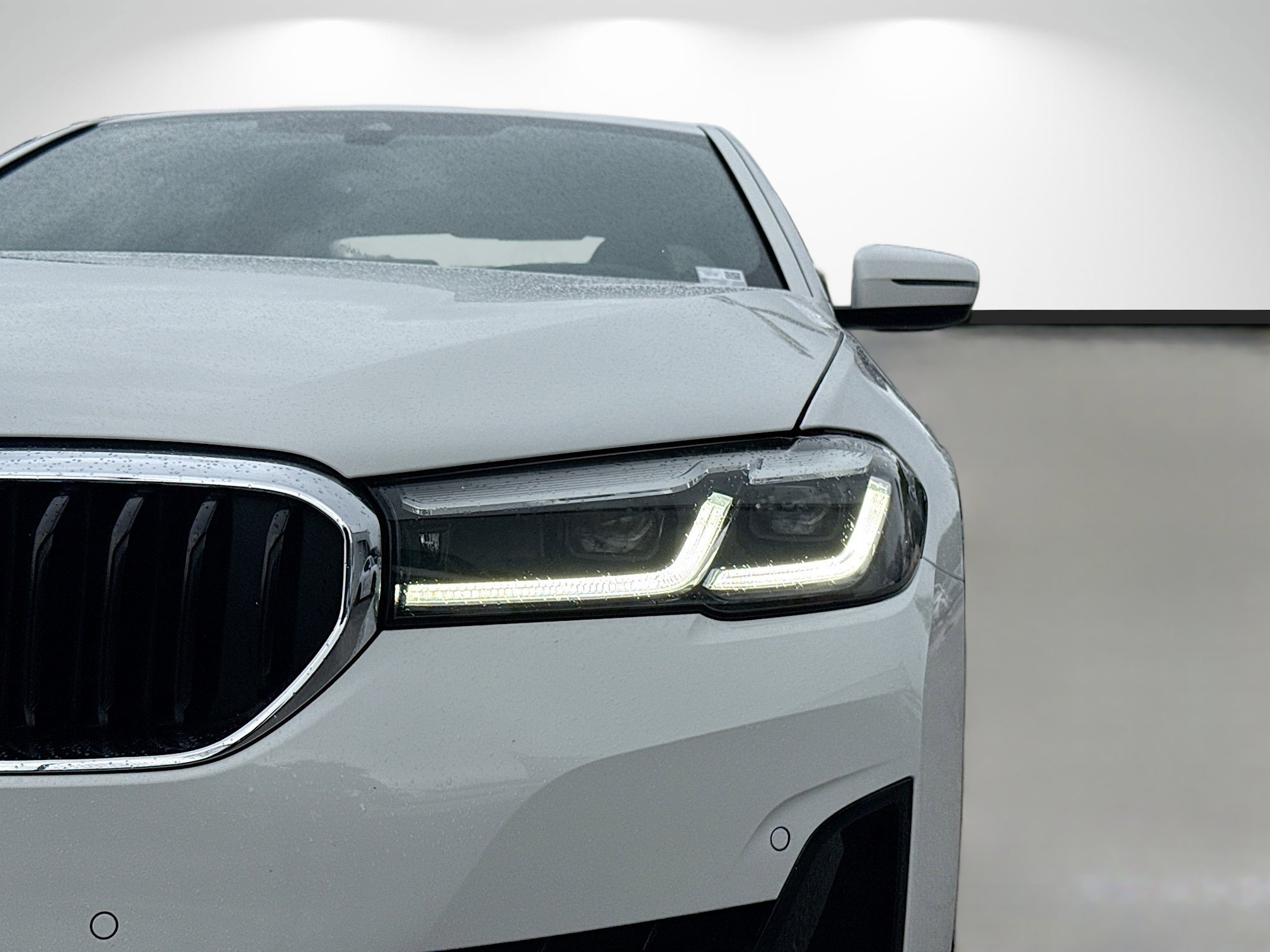Used 2023 BMW 530i w/ Premium Package RWD image 9
