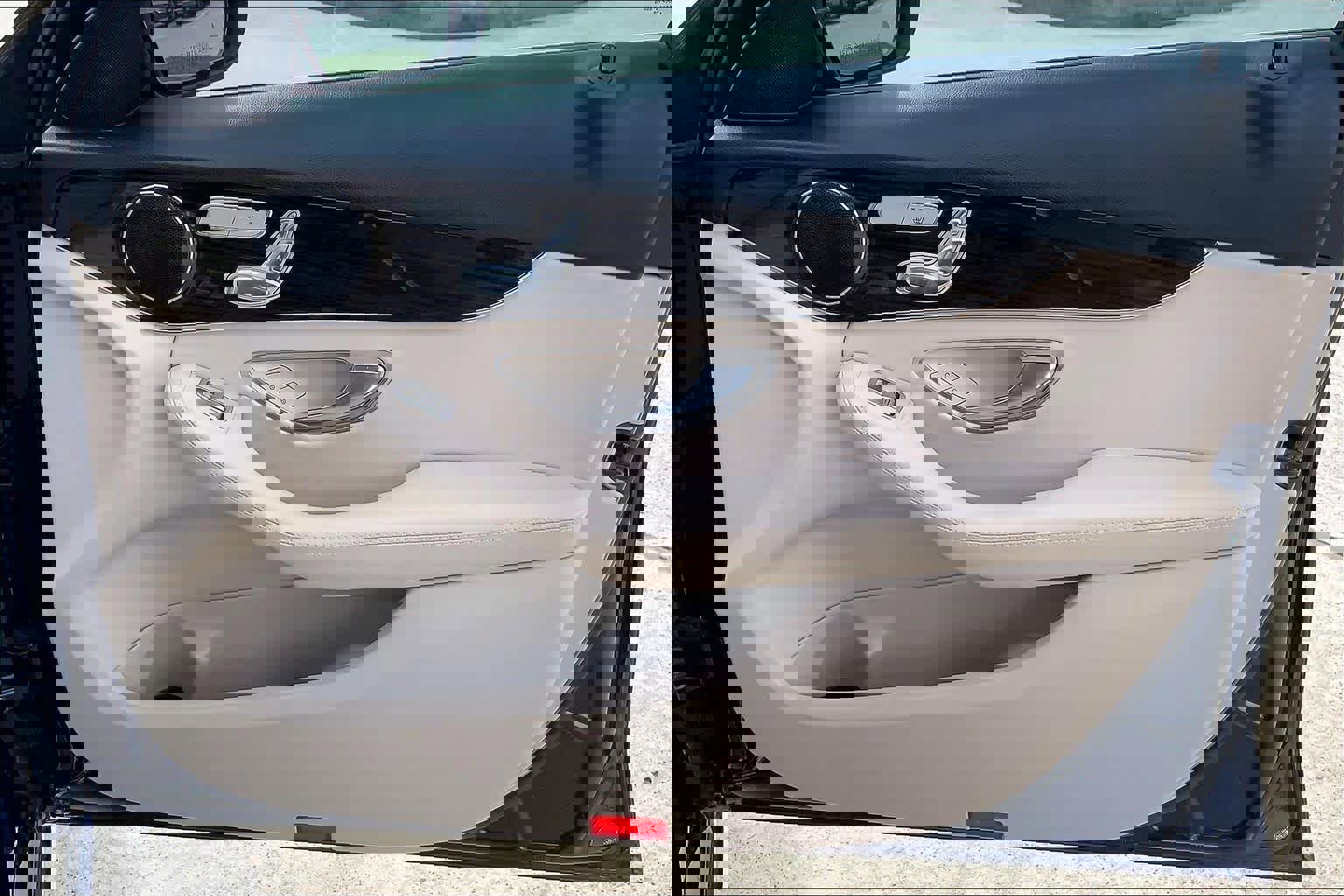 Used 2018 Mercedes-Benz C 300 Sedan image 23