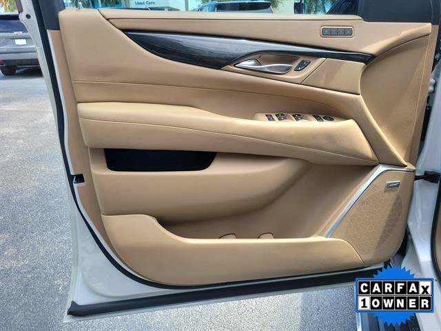 Used 2019 Cadillac Escalade Platinum RWD image 15