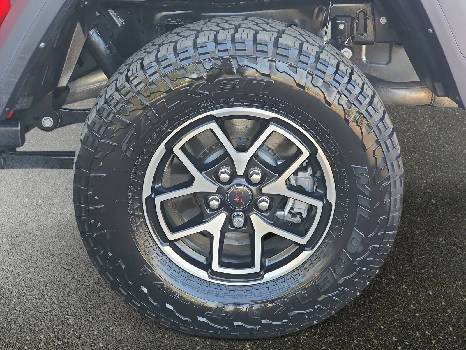 Used 2024 Jeep Gladiator Rubicon w/ Technology Group AWD/4WD image 35