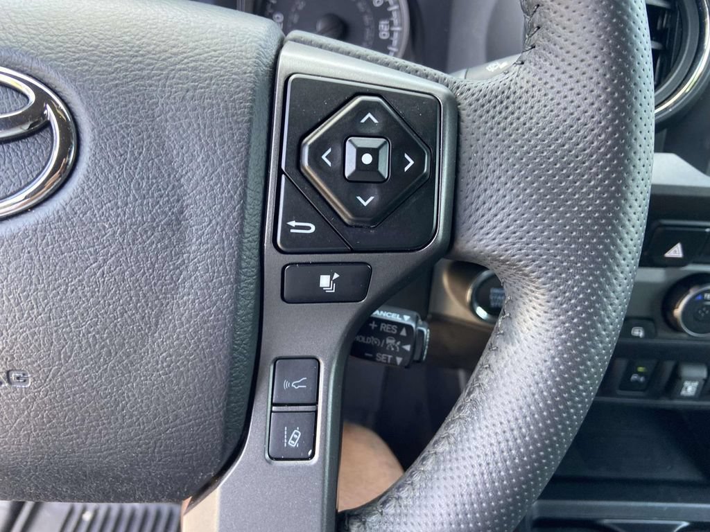 Used 2023 Toyota Tacoma TRD Off-Road w/ Technology Package AWD/4WD image 34