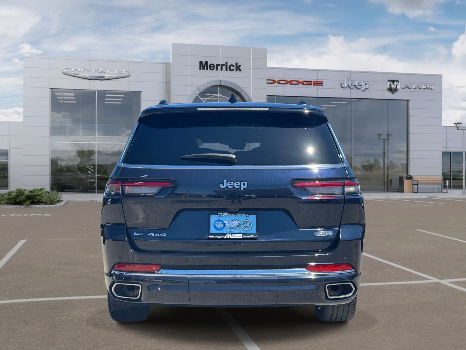 Used 2023 Jeep Grand Cherokee L Overland AWD/4WD image 7