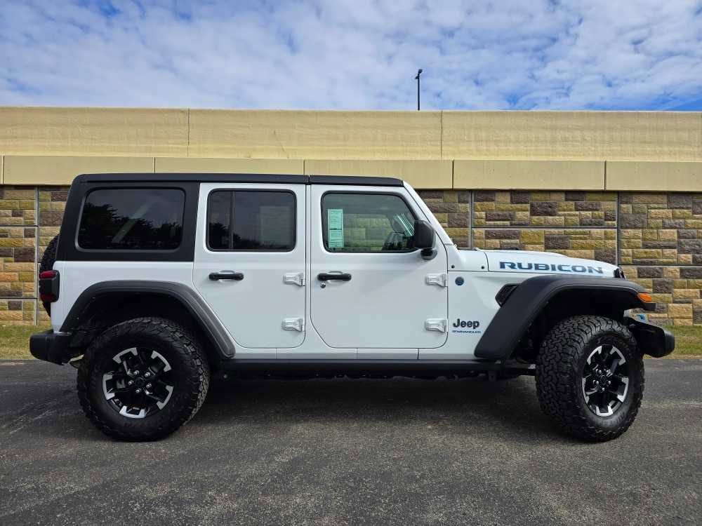 Used 2024 Jeep Wrangler Unlimited Rubicon 4xe image 2