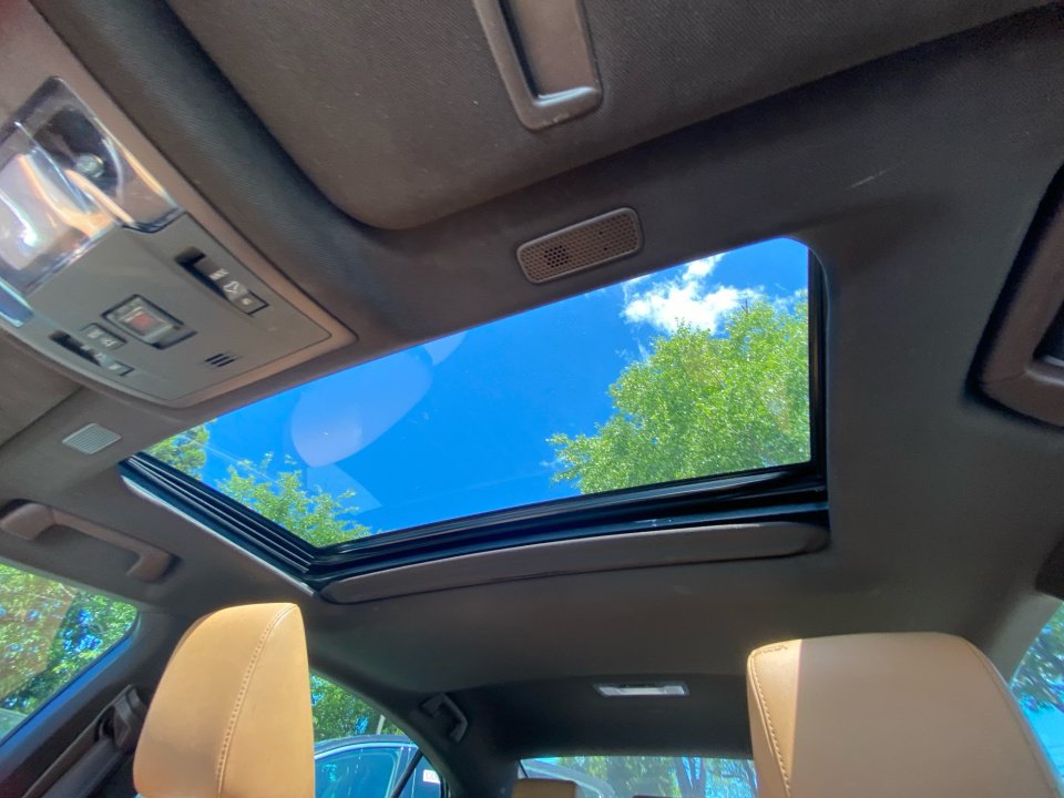 Used 2019 Lexus ES 350 w/ Premium Package FWD image 25
