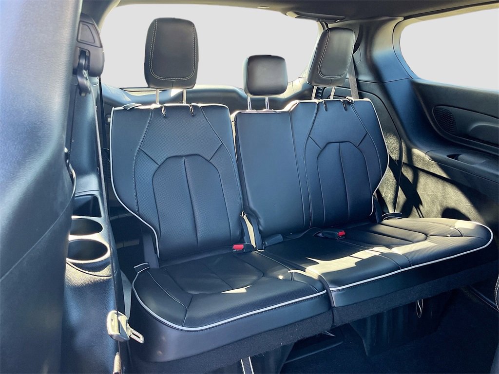 Certified 2024 Chrysler Pacifica Premium image 28