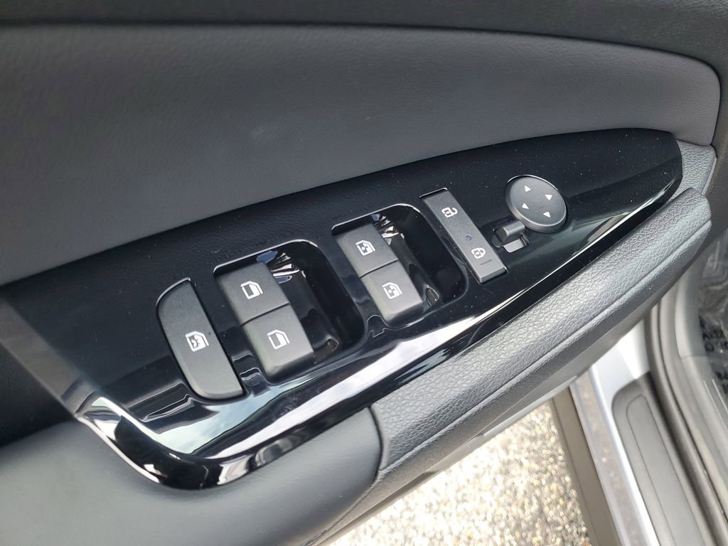 Used 2023 Kia Sportage EX image 9