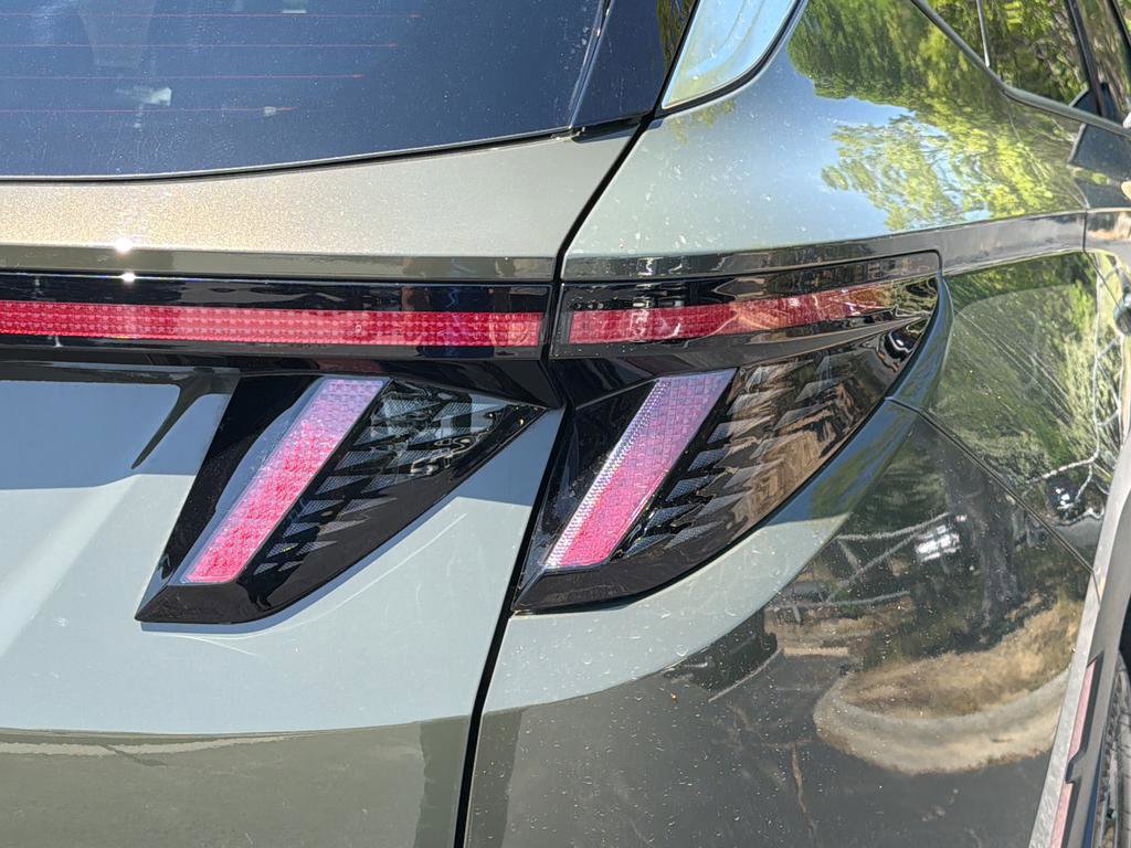 Certified 2025 Hyundai Tucson Limited FWD image 13