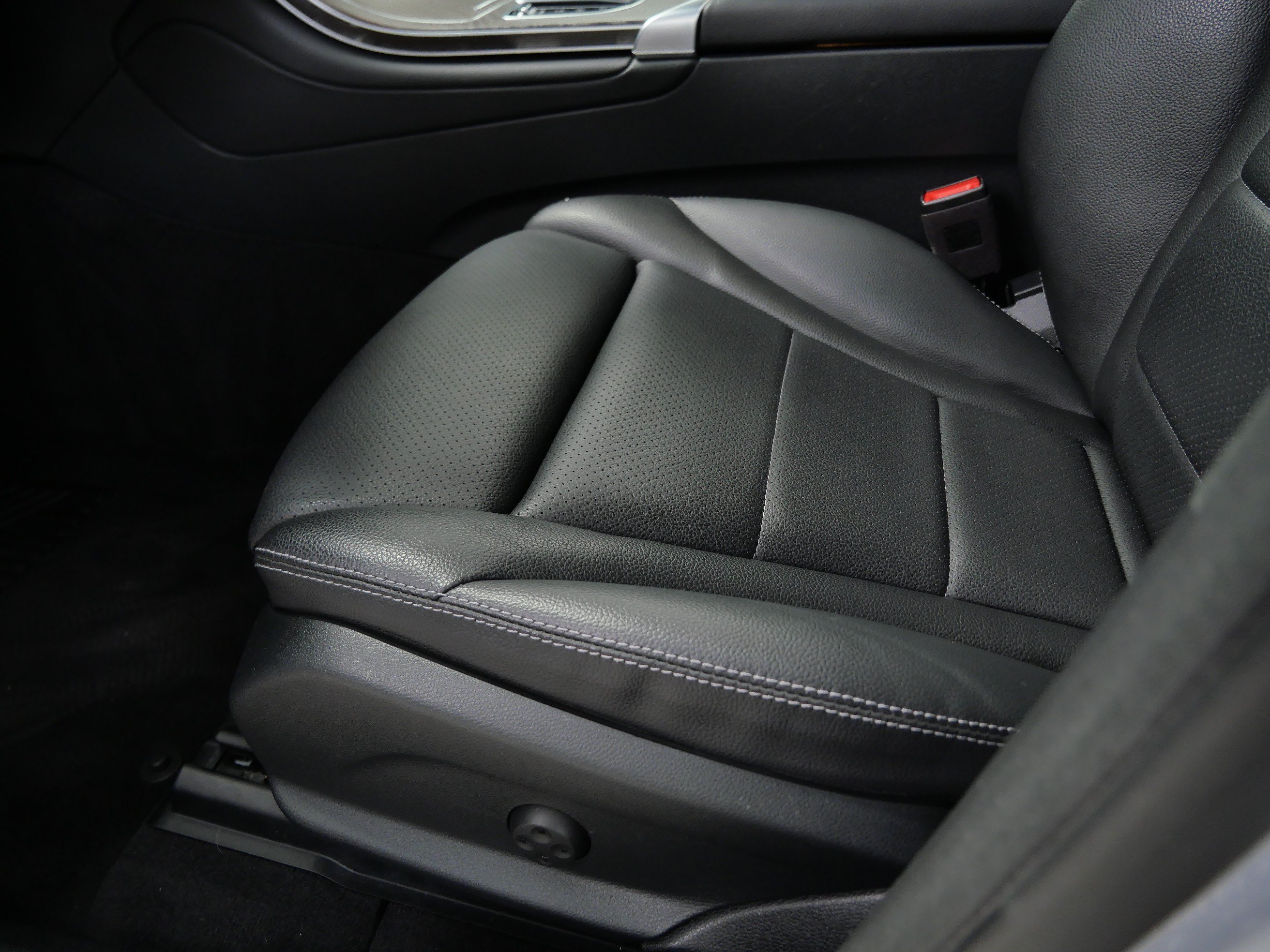 Certified 2021 Mercedes-Benz GLC 300 4MATIC image 18
