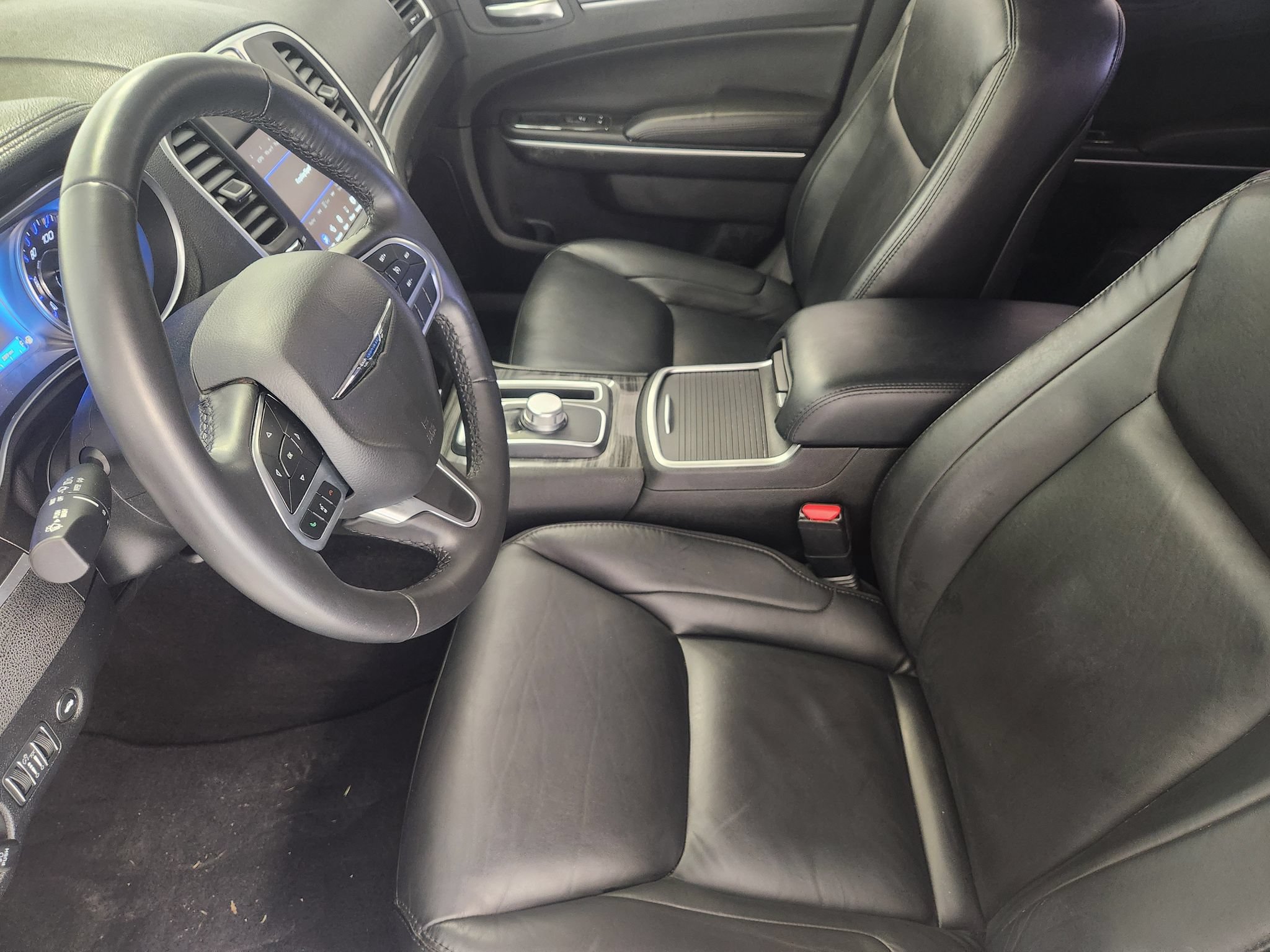 Used 2022 Chrysler 300 Touring L RWD image 12