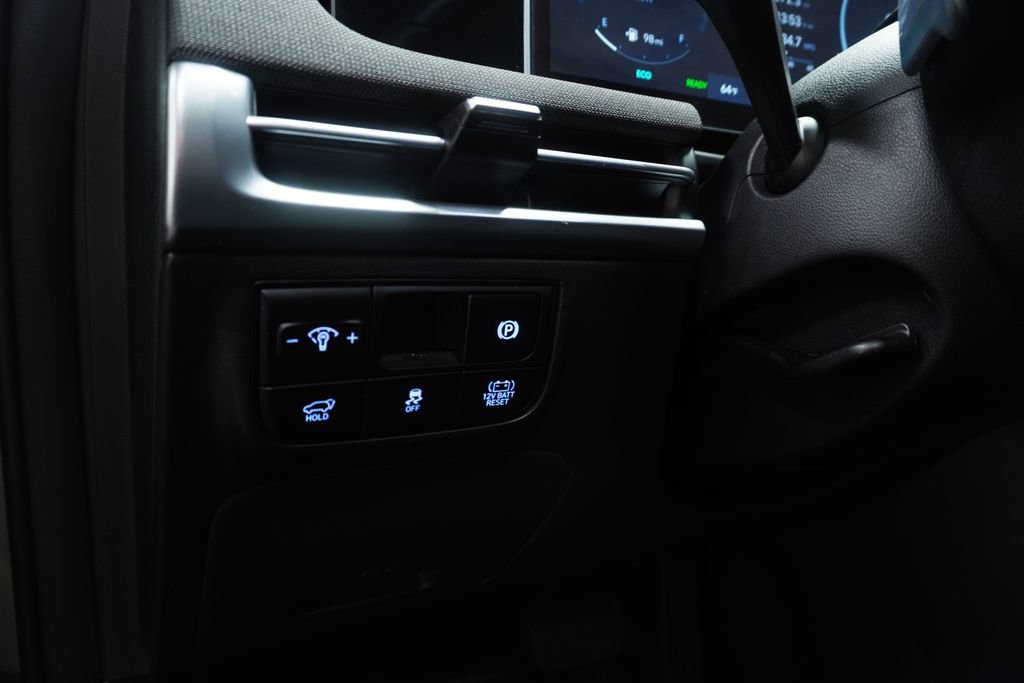 Certified 2025 Hyundai Tucson Limited AWD/4WD image 25