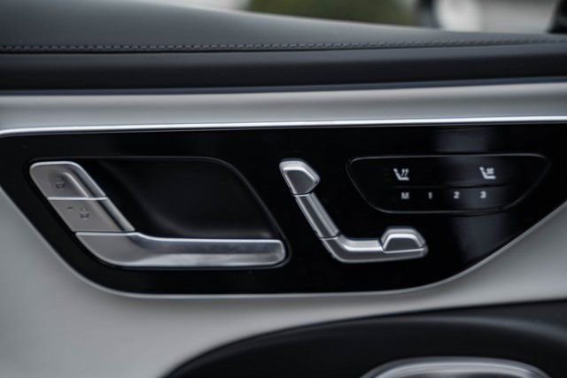 New 2026 Mercedes-Benz E 350 4MATIC Sedan image 38