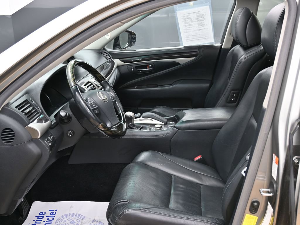 Used 2017 Lexus LS 460 AWD image 18