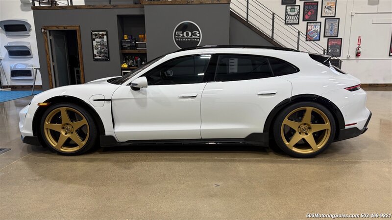 Used 2022 Porsche Taycan Turbo S Cross Turismo w/ Technology Package AWD/4WD image 31