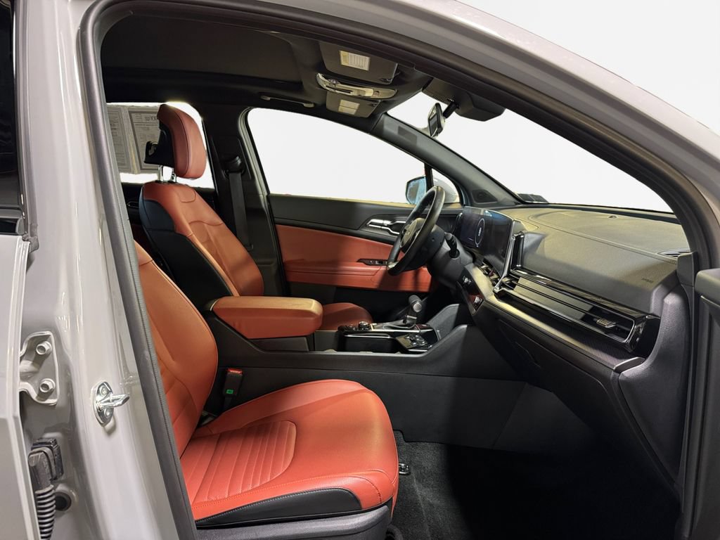 Certified 2025 Kia Sportage SX AWD/4WD image 26