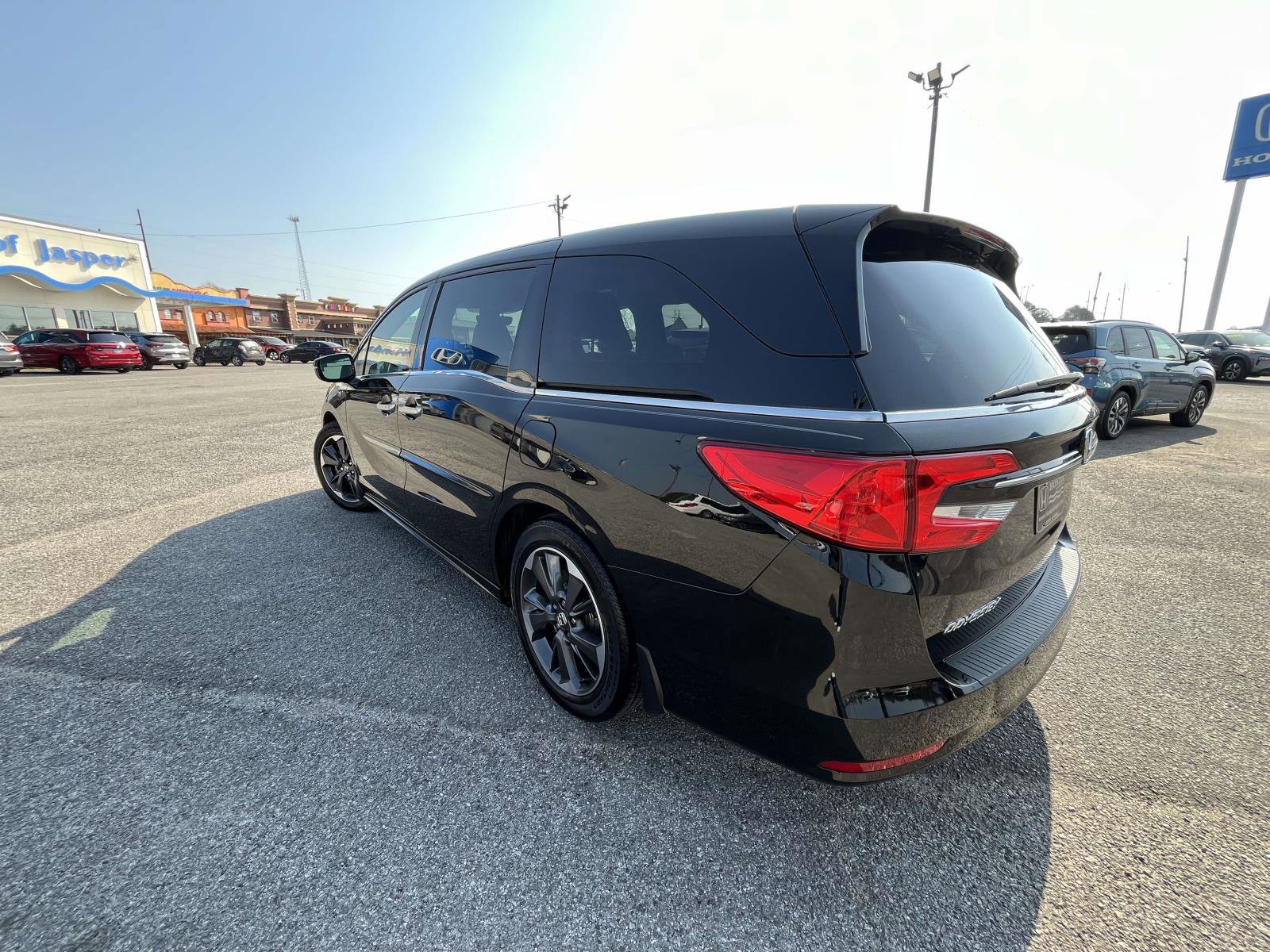 Certified 2023 Honda Odyssey Elite image 5