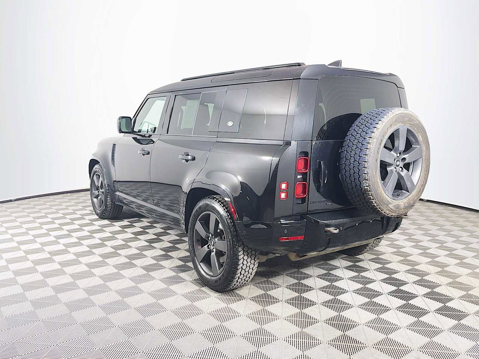 Used 2022 Land Rover Defender 110 X-Dynamic HSE AWD/4WD image 7