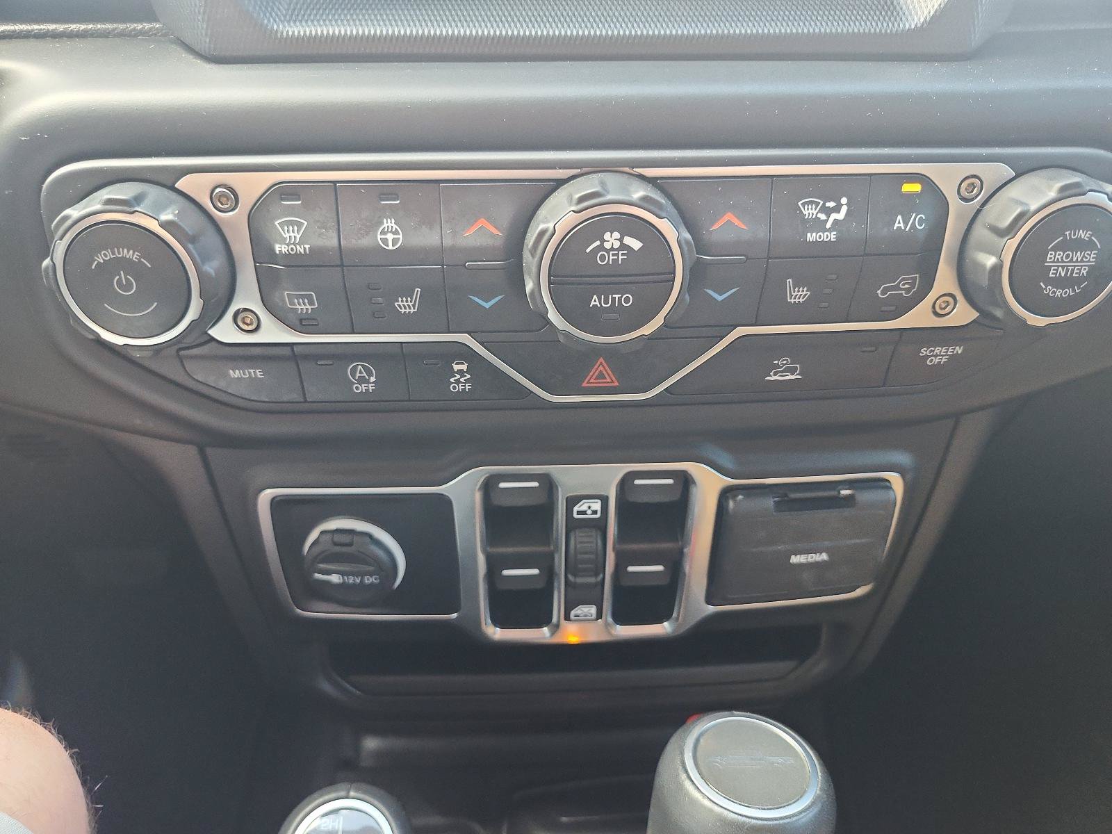 Used 2023 Jeep Gladiator Overland w/ Popular Equipment Package AWD/4WD image 18