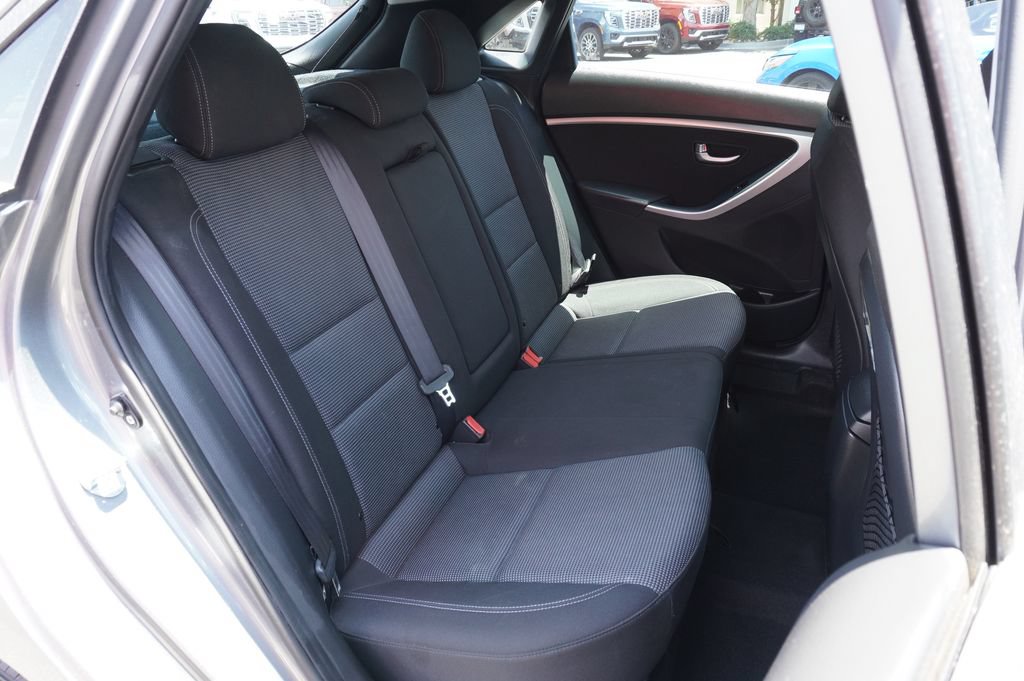 Used 2016 Hyundai Elantra GT FWD image 9