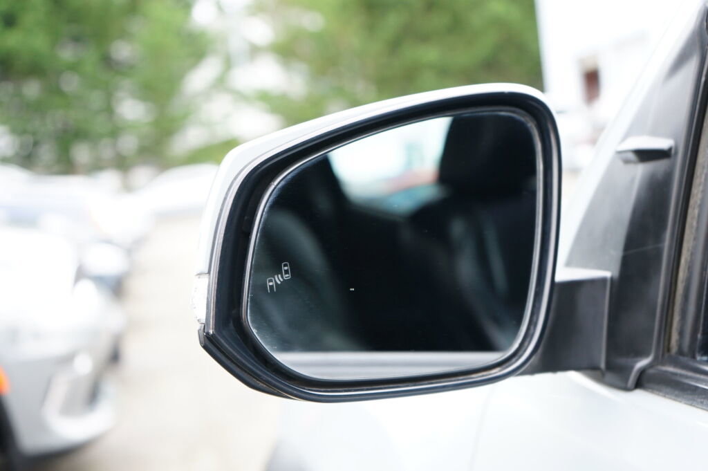 Used 2019 Toyota Tacoma TRD Off-Road w/ TRD Premium Off Road Package image 10