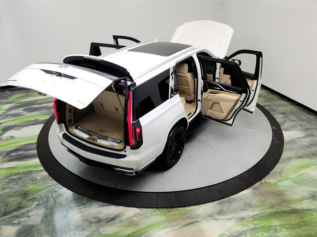 Used 2021 Cadillac Escalade Premium Luxury w/ LPO, Illumination Package AWD/4WD image 48