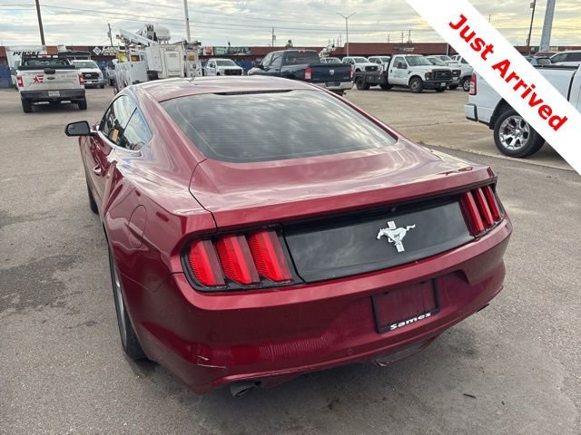 Used 2017 Ford Mustang Coupe image 7