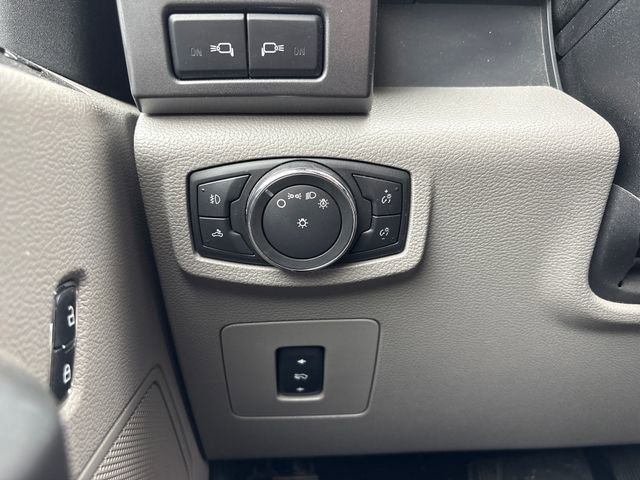 Used 2016 Ford F150 XLT w/ Equipment Group 302A Luxury image 28