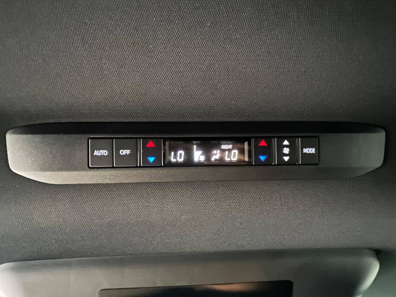Used 2025 Toyota Sienna XSE w/ XSE Premium Package FWD image 24