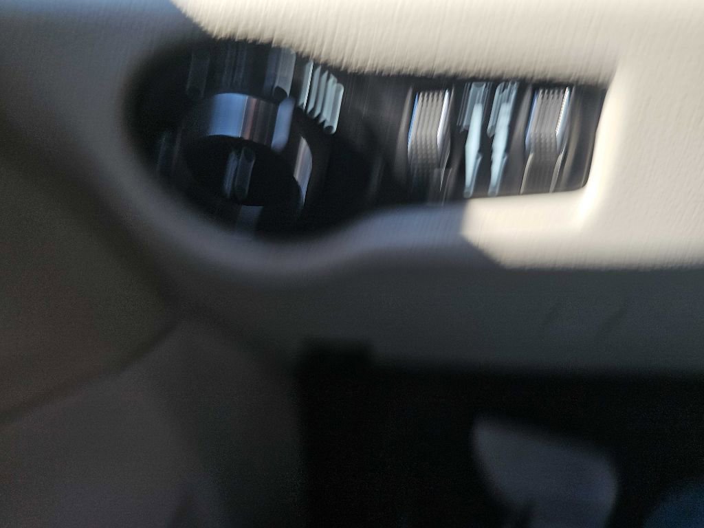 Used 2022 Chrysler Pacifica Touring-L w/ Uconnect Theater Family Group image 40