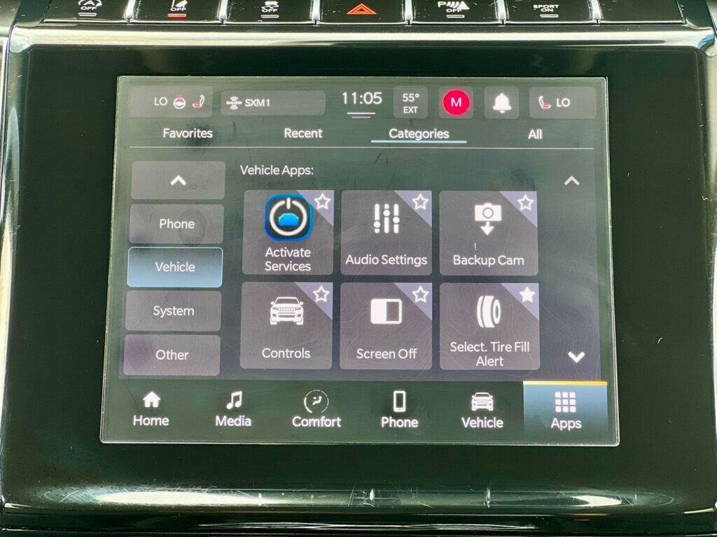 Used 2022 Jeep Grand Cherokee Laredo w/ Luxury Tech Group I AWD/4WD image 28