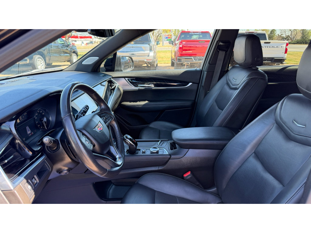 Used 2023 Cadillac XT6 Premium Luxury image 10