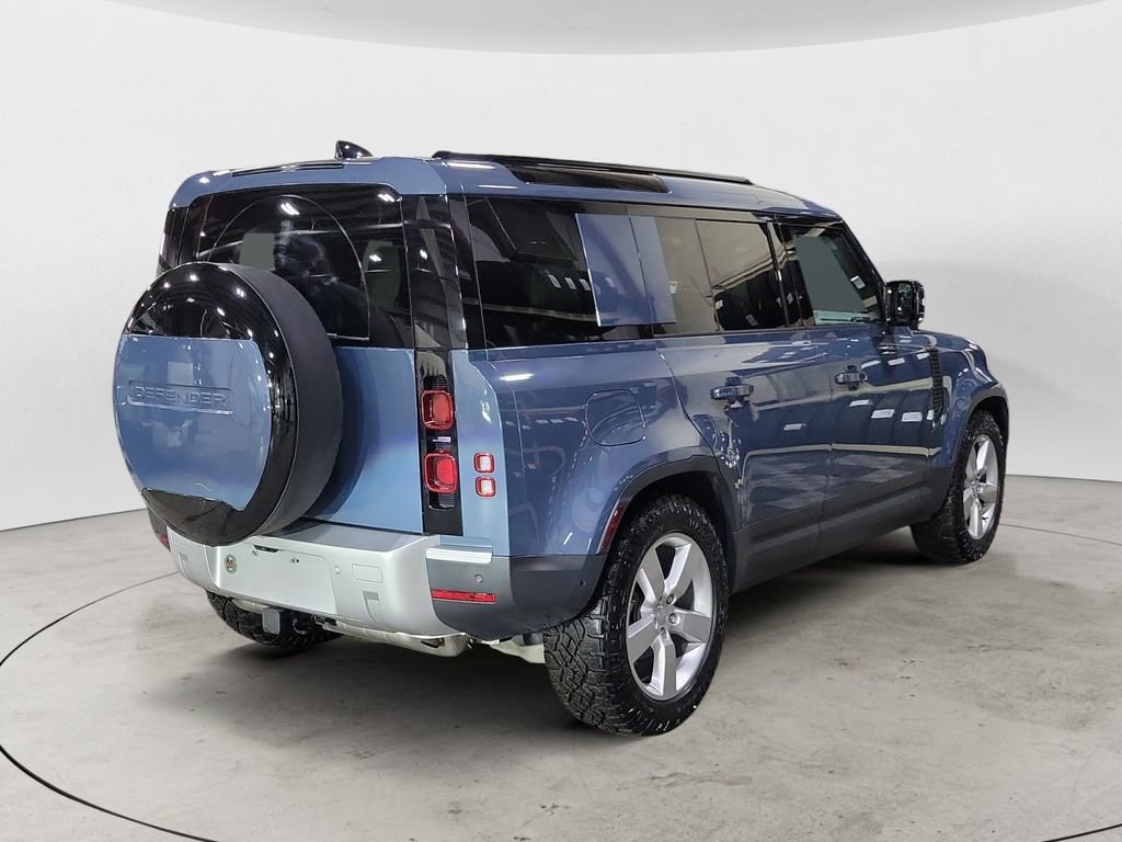 Used 2025 Land Rover Defender 110 S image 5