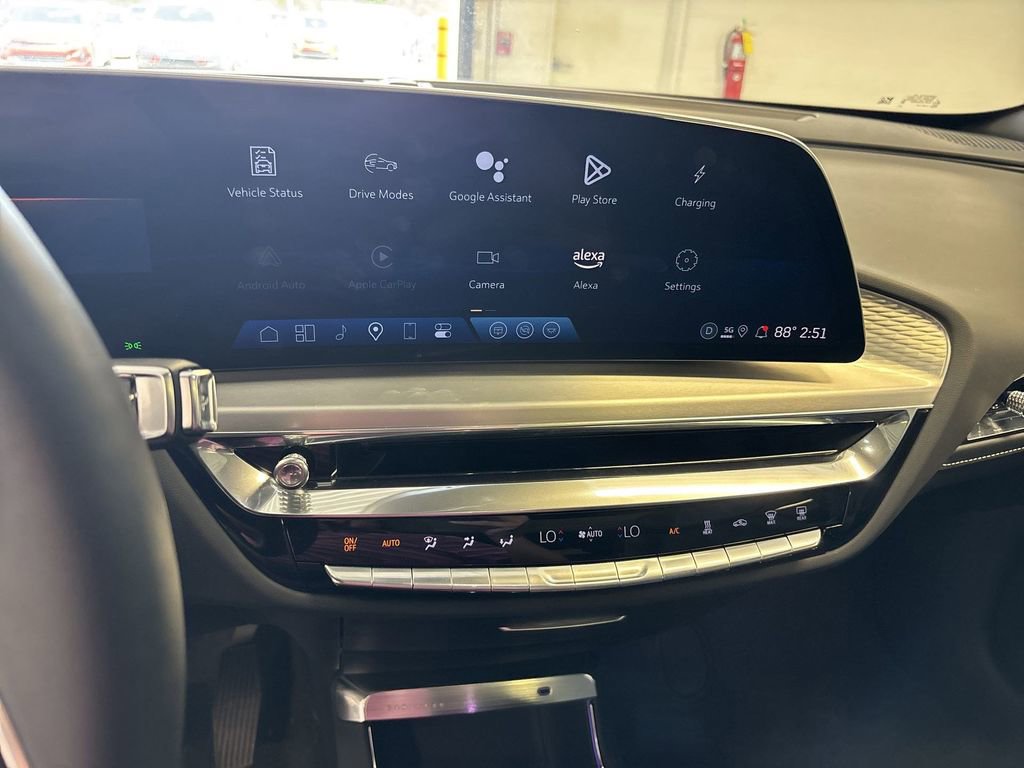 New 2025 Cadillac Lyriq Luxury image 17