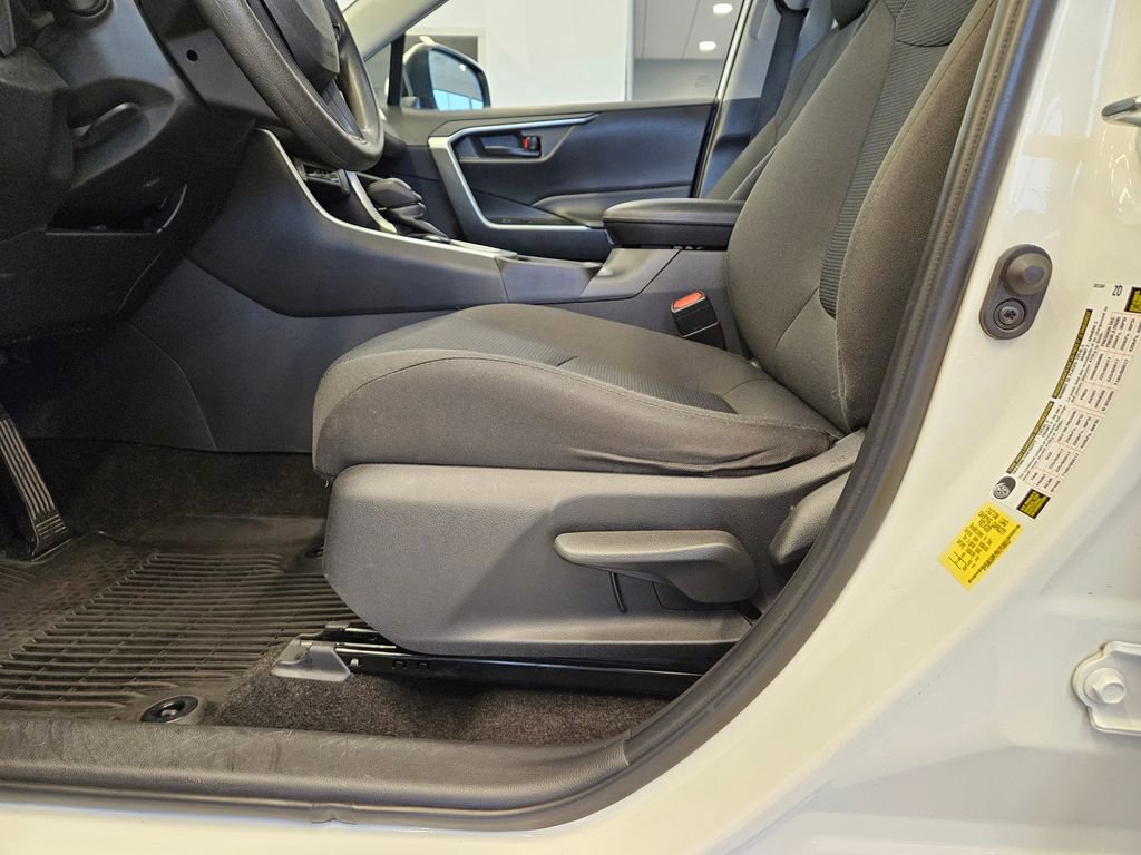 Used 2024 Toyota RAV4 LE image 15