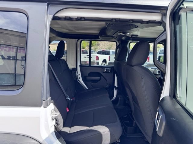 Used 2023 Jeep Wrangler Unlimited w/ Cold Weather Group AWD/4WD image 18