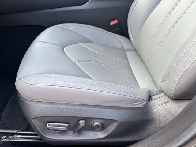 Used 2020 Toyota Avalon XLE FWD image 16