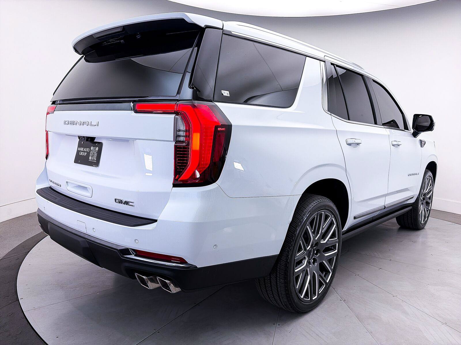 Used 2026 GMC Yukon Denali Ultimate AWD/4WD image 21