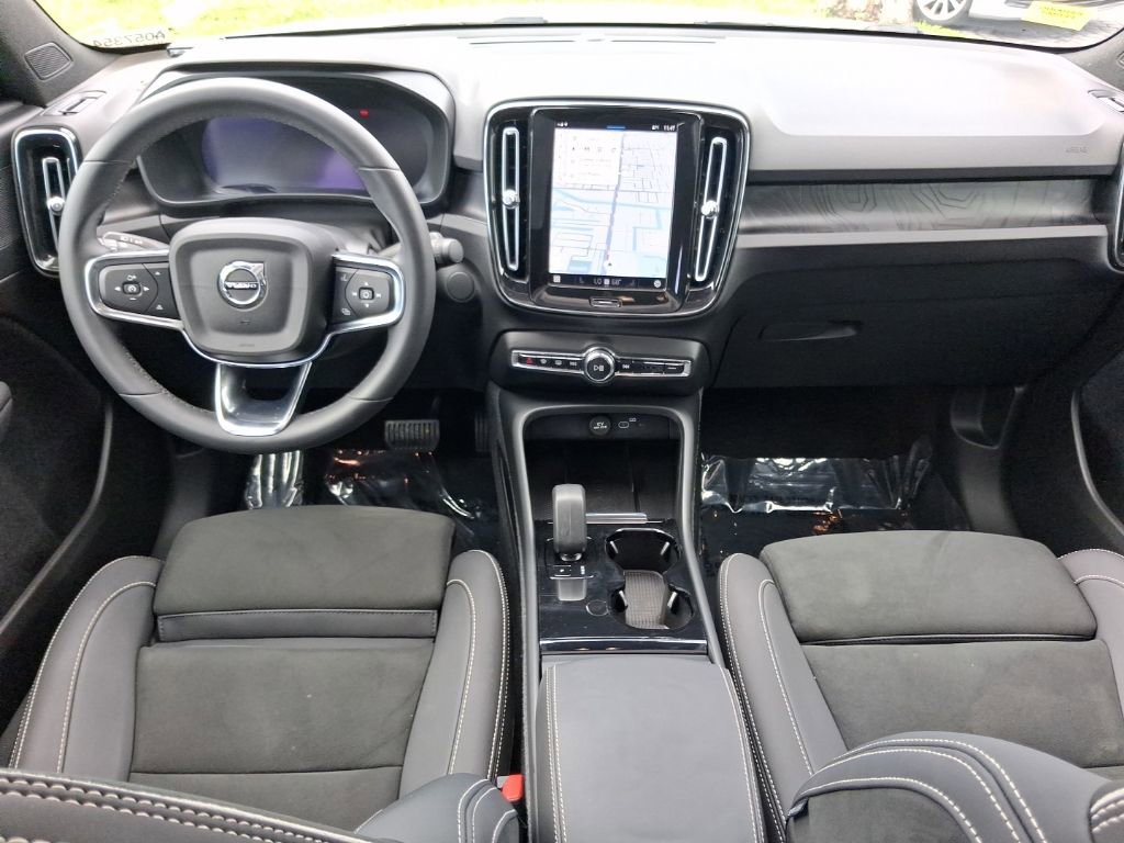 Used 2023 Volvo C40 P8 Recharge Plus AWD/4WD image 9