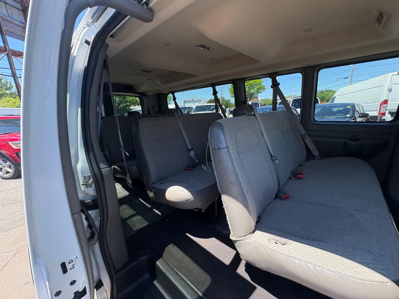 Used 2025 GMC Savana 3500 LT w/ LT Preferred Equipment Group RWD image 33