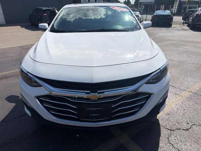 Used 2024 Chevrolet Malibu LT FWD image 2