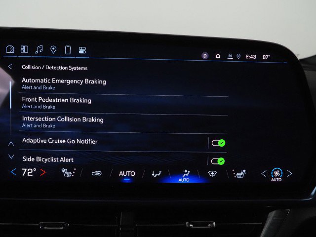 Used 2024 Chevrolet Equinox EV LT w/ LPO, Blackout Package image 36