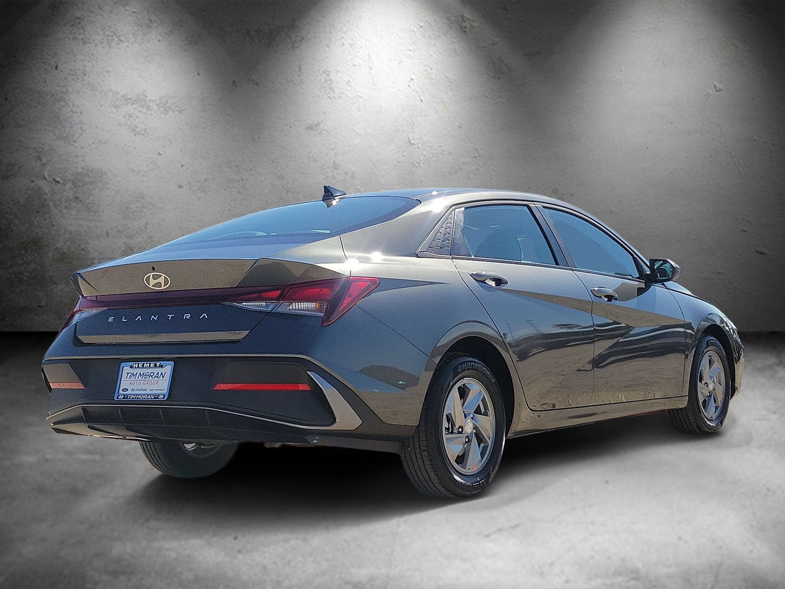 New 2026 Hyundai Elantra SE FWD image 3