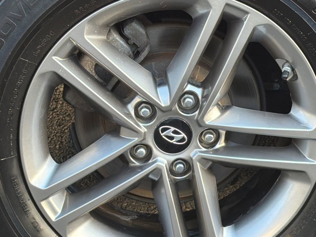 Used 2017 Hyundai Santa Fe Sport FWD image 6