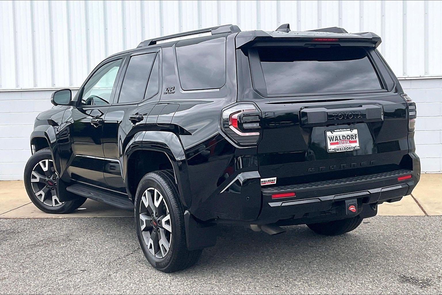 Used 2025 Toyota 4Runner TRD Sport Premium w/ Tow Technology Package AWD/4WD image 15