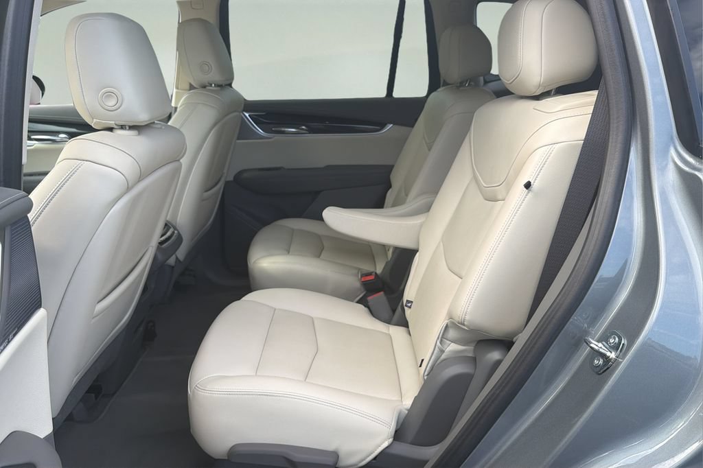 Certified 2024 Cadillac XT6 Premium Luxury w/ Technology Package FWD image 14