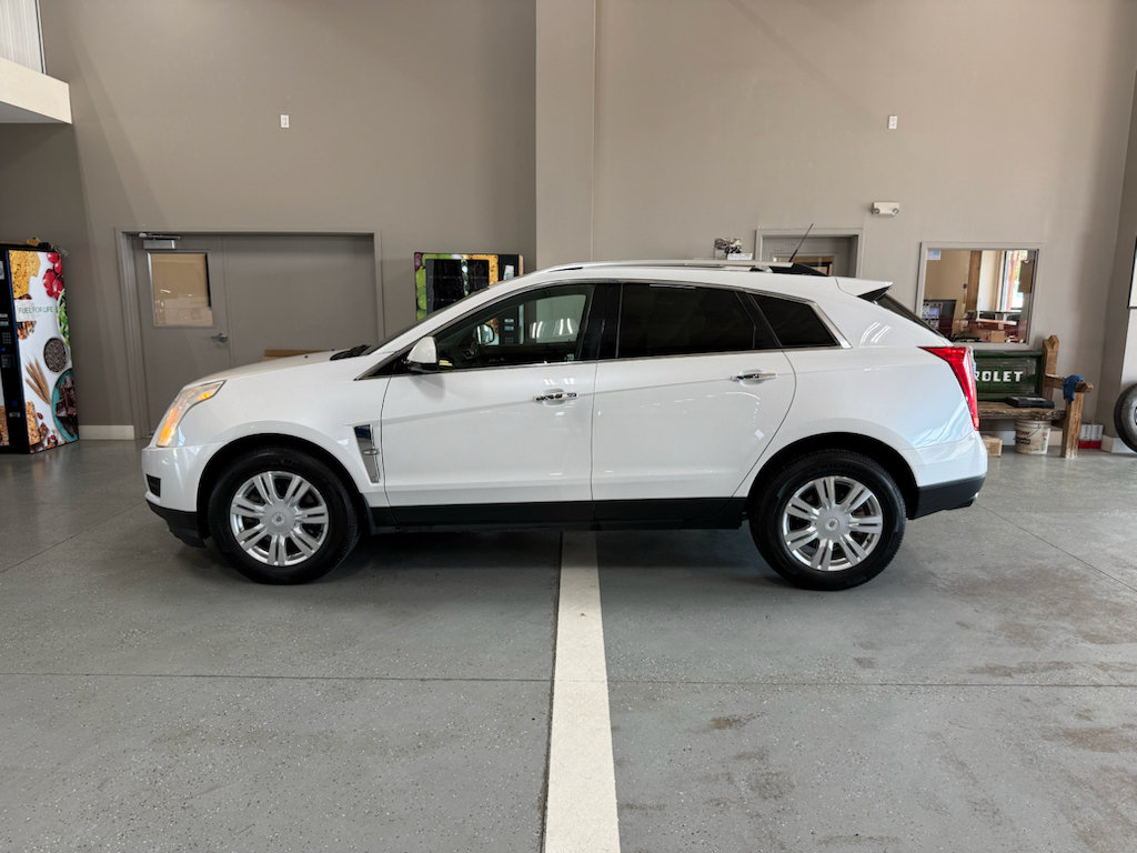 Used 2012 Cadillac SRX Luxury FWD image 1