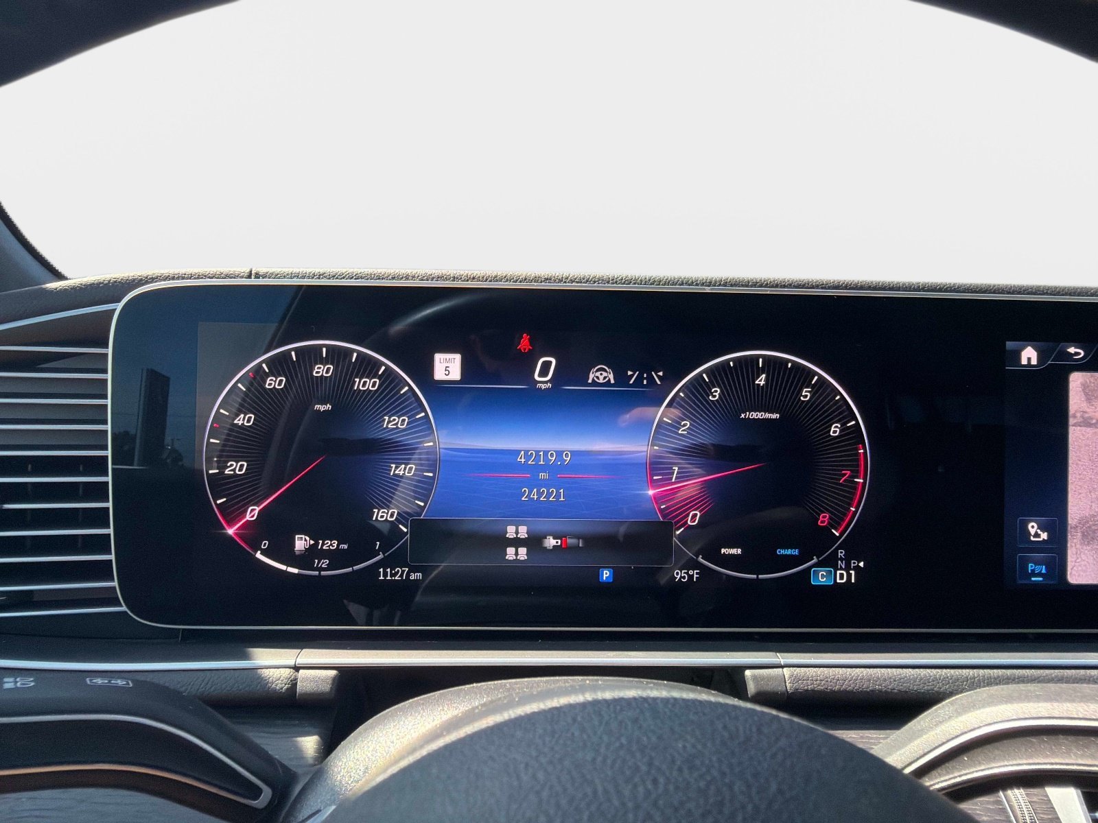 Used 2024 Mercedes-Benz GLS 450 4MATIC image 29